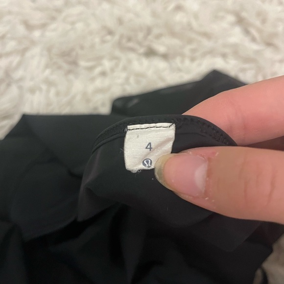Women’s black Lululemon athletic shirt - Picture 4 of 6